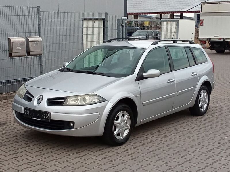 Silber Gebraucht 2009 Renault Mégane III Limousine | 2.490 € (Etwas zu teuer) - Bild 1/4