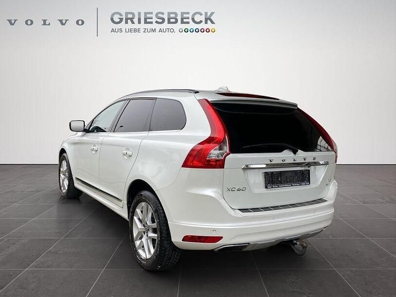 Gebraucht Volvo XC60 Summum 245 PS (180 kW) 2017 Crystal white / (metallic) SUV