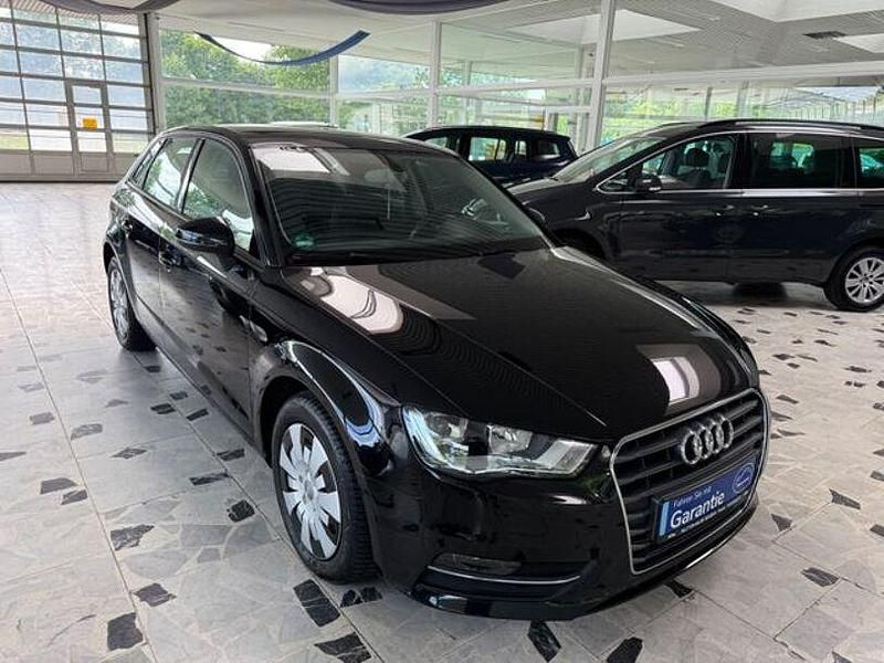 Gebraucht Audi A3 Attraction 77 PS (56 kW) 2013 Schwarz Limousine