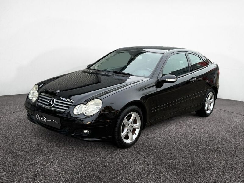 Schwarz Gebraucht 2008 Mercedes C180 Coupé | 6.990 € (Etwas zu teuer) - Bild 1/4