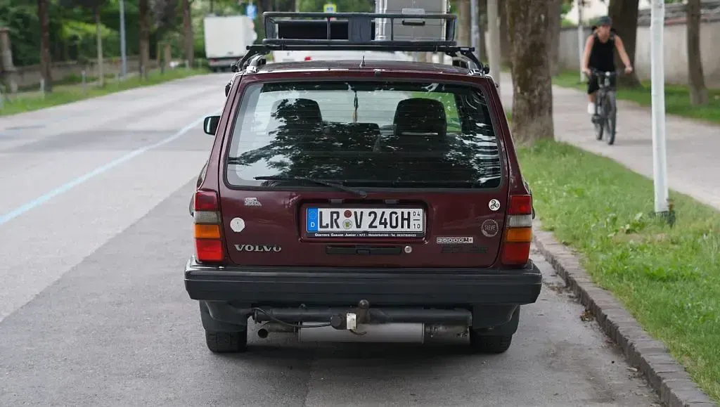 Gebraucht Volvo 240 116 PS (85 kW) 1992 Rot Limousine