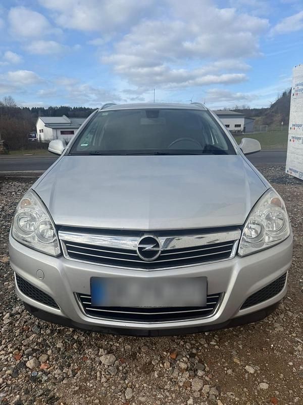 Gebraucht Opel Astra 110 PS (80 kW) 2010 Grau Kombi