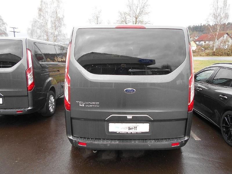 Gebraucht Ford Tourneo 131 PS (96 kW) 2021 Grau Kombi