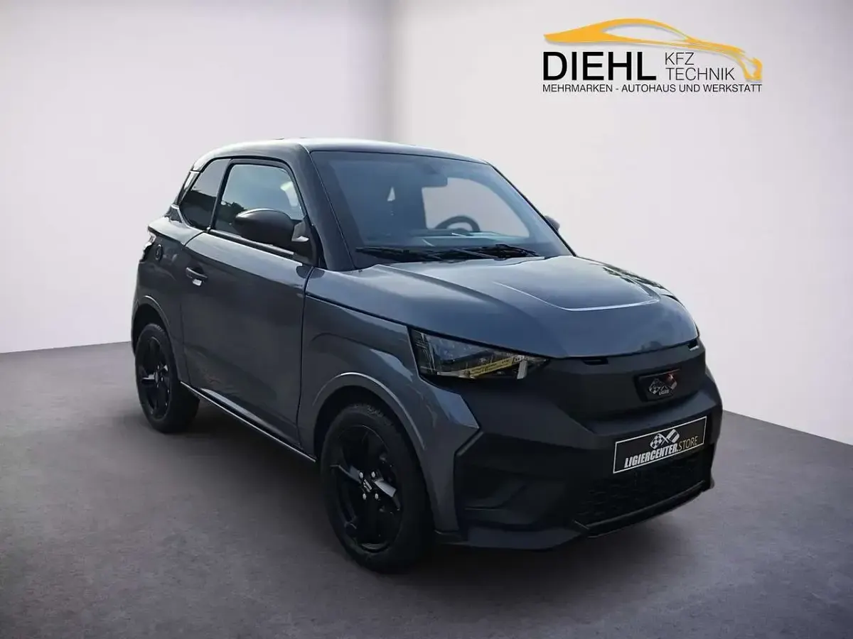 Neu Ligier JS50 2026 Graphite grau Kleinwagen