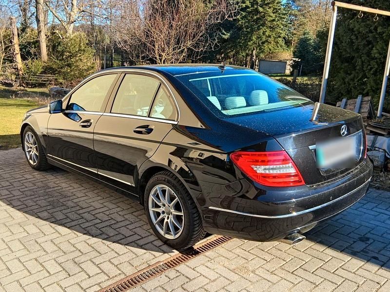 Gebraucht Mercedes C250 204 PS (150 kW) 2011 Schwarz Limousine