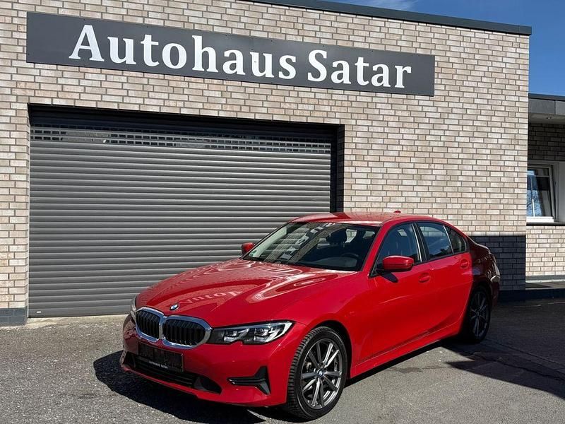 Gebraucht BMW 318 Advantage 156 PS (114 kW) 2021 Rot Limousine