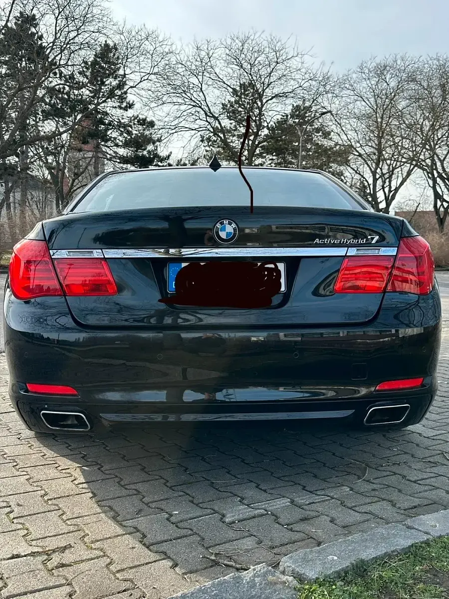 Gebraucht BMW ActiveHybrid 7 465 PS (342 kW) 2012 Schwarz Limousine