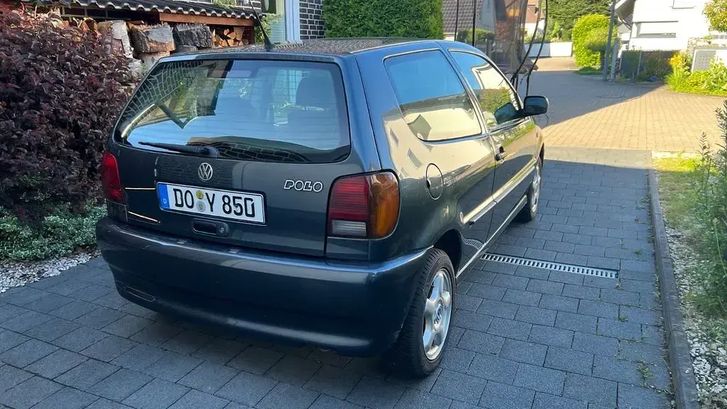 Gebraucht VW Polo Basis 60 PS (44 kW) 1998 Grau Limousine