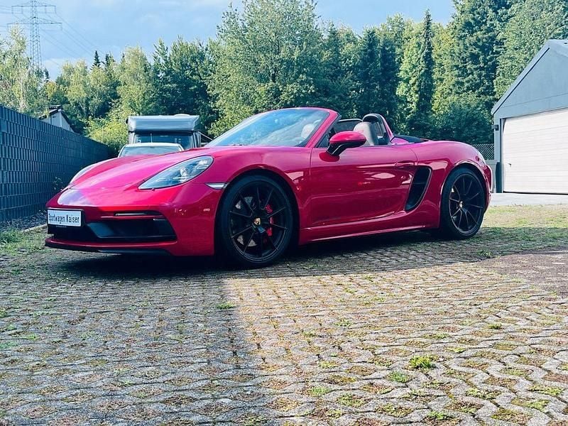 Rot Gebraucht 2021 Porsche 718 Boxster Cabrio | 81.990 € (Superpreis) - Bild 1/4