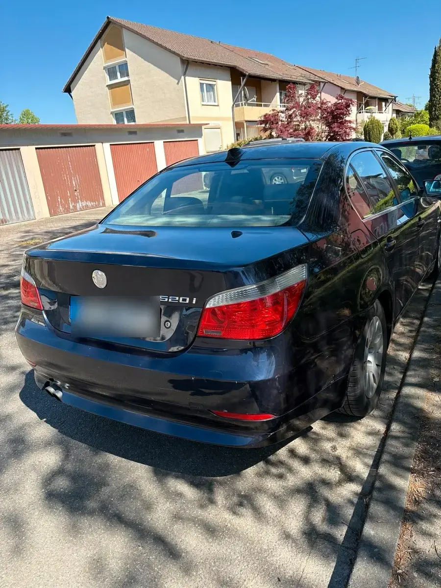 Second-hand BMW 520 170 CP (125 kW) 2003 Albastru Berlinǎ