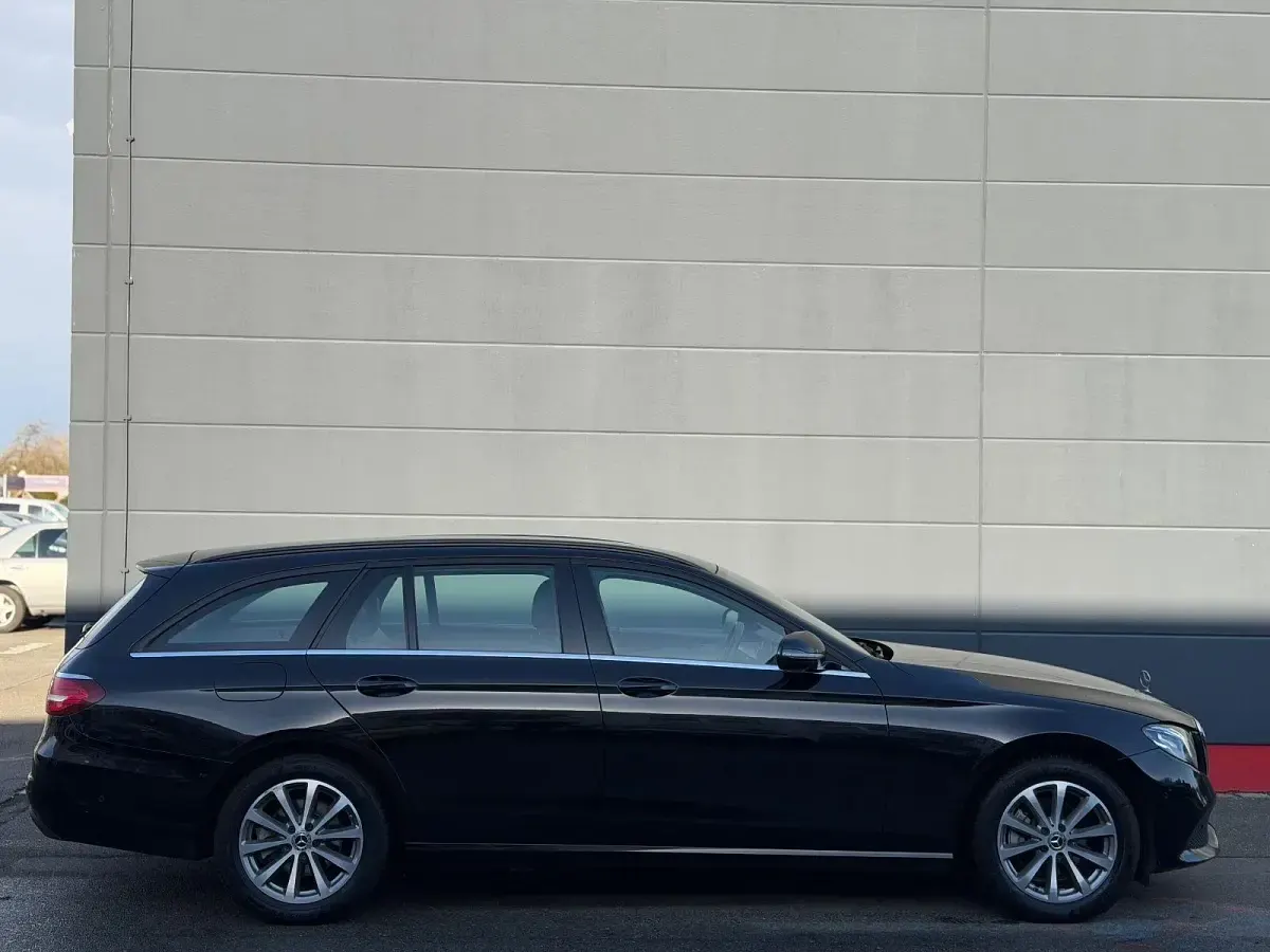 Gebraucht Mercedes E200 150 PS (110 kW) 2018 Schwarz Kombi