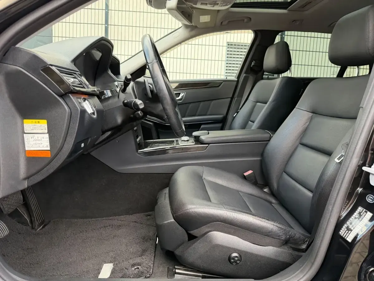 Gebraucht Mercedes E350 272 PS (200 kW) 2010 Schwarz Kombi