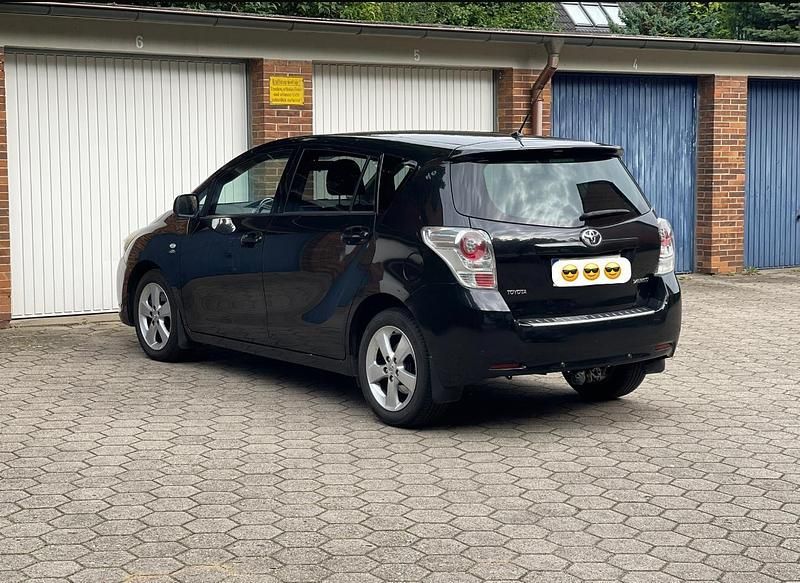 Schwarz Gebraucht 2012 Toyota Verso Van / Kleinbus | 5.300 € (Fairer Preis) - Bild 1/4