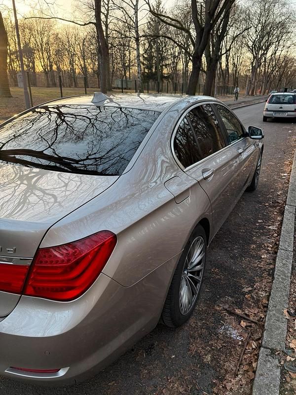 Second-hand BMW 730 245 CP (180 kW) 2009 Gri Berlinǎ