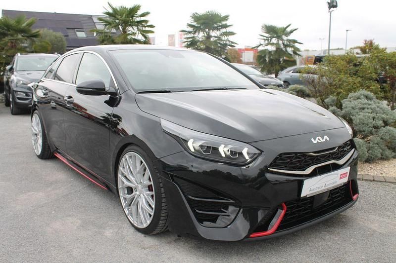 Schwarz Gebraucht 2022 Kia ProCeed GT Kleinwagen | 29.790 € (Etwas zu teuer) - Bild 1/4