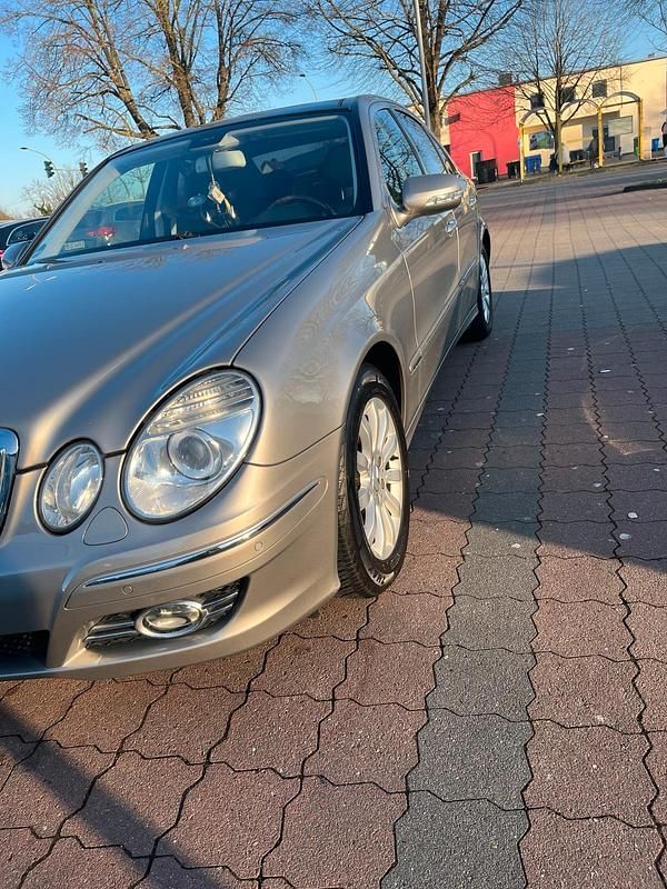 Gold Gebraucht 2007 Mercedes E280 Limousine | 7.000 € (Fairer Preis) - Bild 1/4