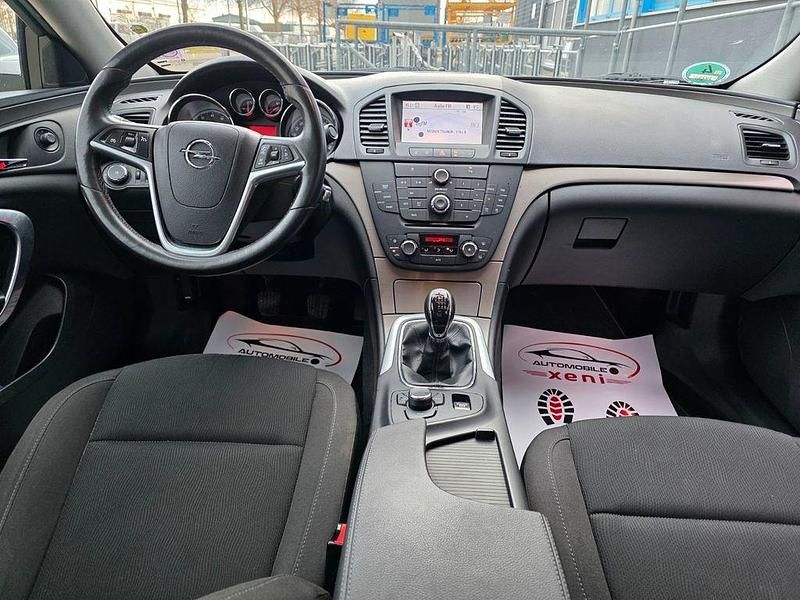 Gebraucht Opel Insignia 140 PS (102 kW) 2009 Silber Limousine