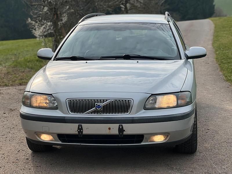 Gebraucht Volvo V70 136 PS (100 kW) 2003 Silber Kombi