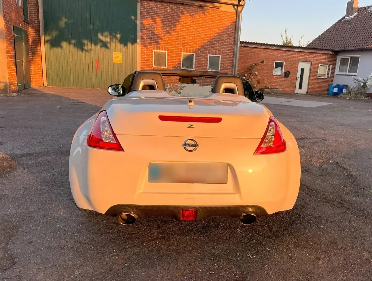 Gebraucht Nissan 370Z 328 PS (241 kW) 2010 Weiß Cabrio