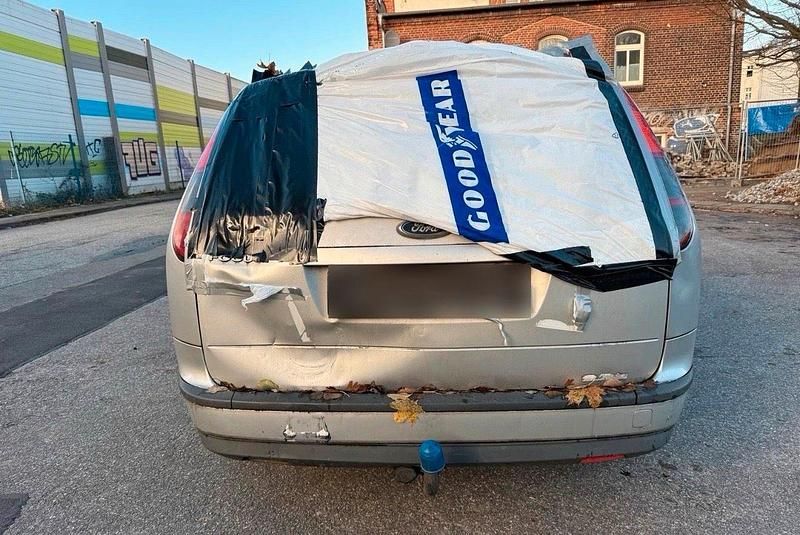 Gebraucht Ford Focus 100 PS (73 kW) 2007 Silber Kombi