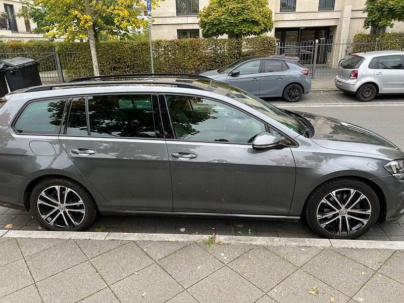 Gebraucht VW Golf VII 110 PS (80 kW) 2017 Grau Kombi
