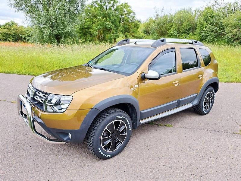 Gebraucht Dacia Duster Urban Explorer 125 PS (91 kW) 2016 Grün SUV