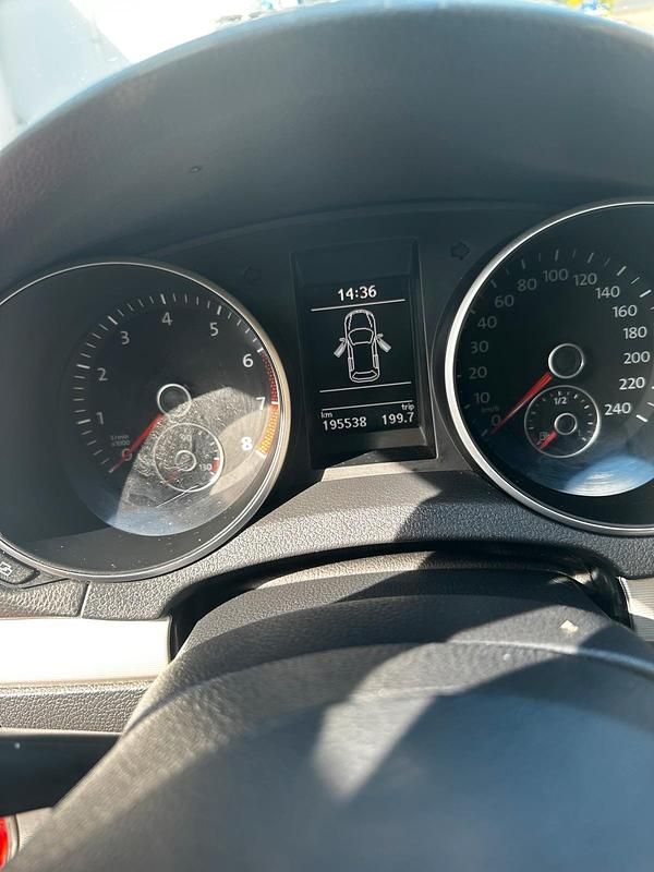 Rot Gebraucht 2010 VW Golf VI Kleinwagen | 2.700 € (Superpreis) - Bild 1/4