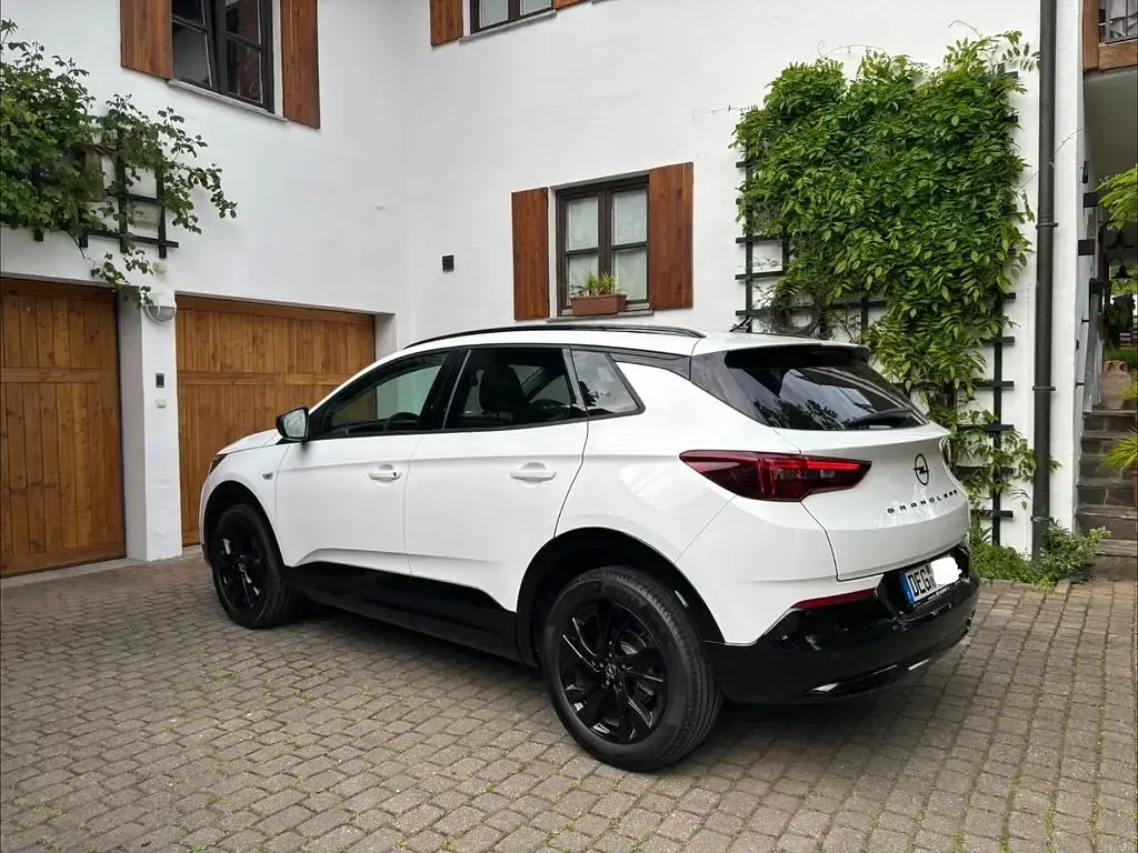 Gebraucht Opel Grandland X 131 PS (96 kW) 2024 Weiß SUV