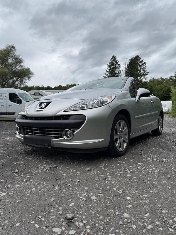 Silber Gebraucht 2009 Peugeot 207 CC Cabrio | 1.450 € (Guter Preis) - Bild 1/4
