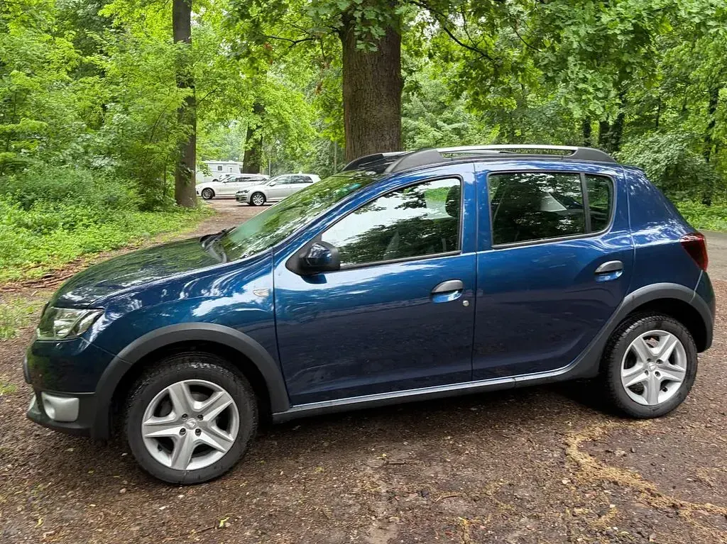 Gebraucht Dacia Sandero Stepway 90 PS (66 kW) 2016 Blau Limousine