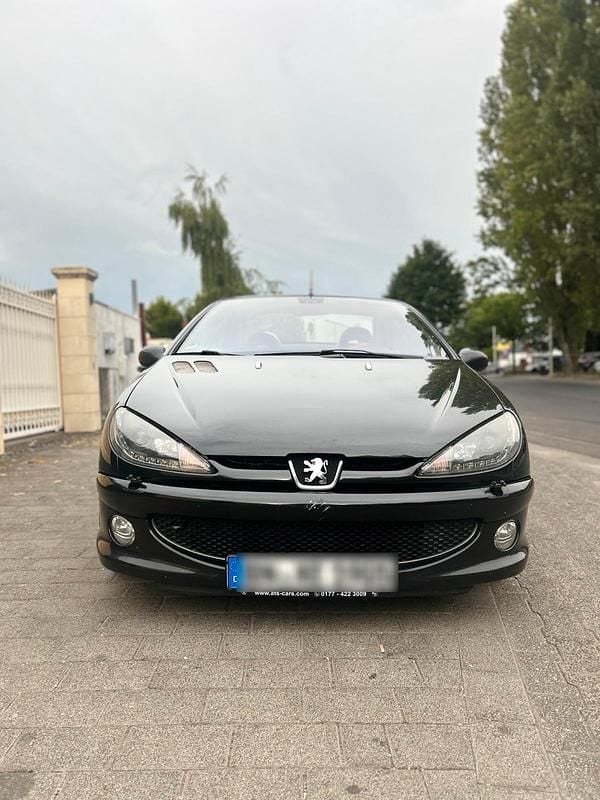 Schwarz Gebraucht 2004 Peugeot 206 Cabrio | 1.100 € - Bild 1/4