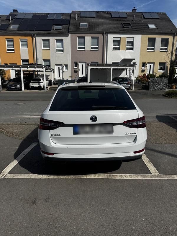 Gebraucht Skoda Superb Style 180 PS (132 kW) 2018 Weiß Kombi