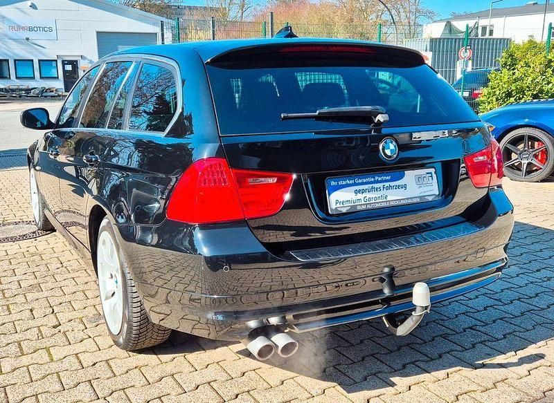 Gebraucht BMW 325 218 PS (160 kW) 2011 Schwarz Kombi