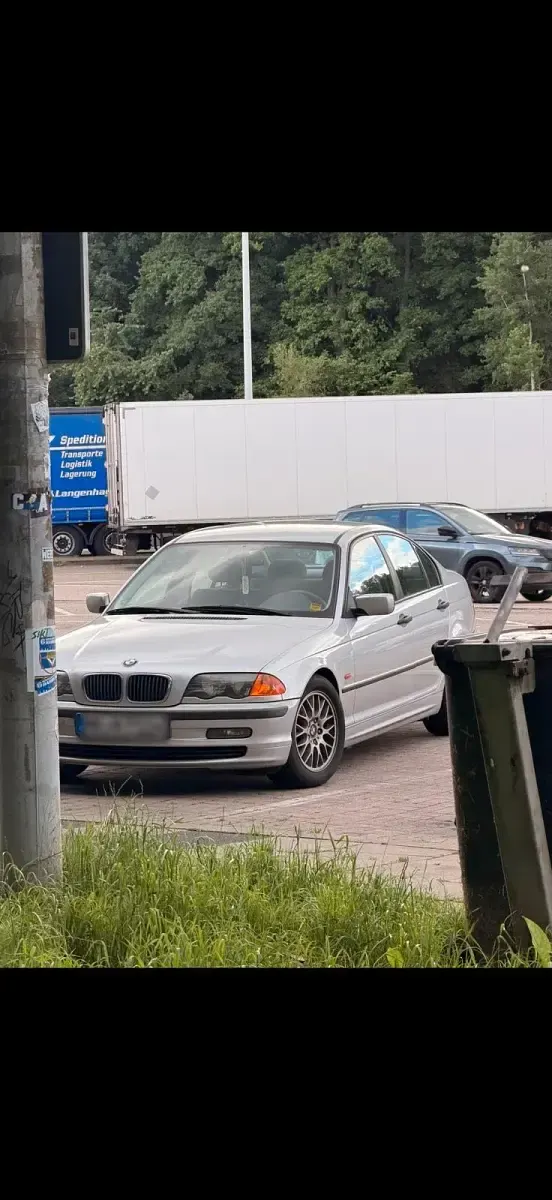 Gebraucht BMW 318 Basis 118 PS (86 kW) 1998 Silber Limousine