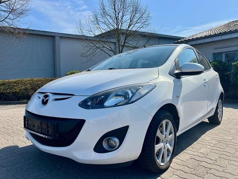 Gebraucht Mazda 2 Edition 75 PS (55 kW) 2012 Weiß Kleinwagen