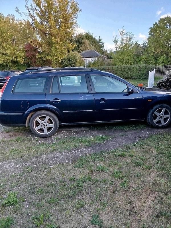 Blau Gebraucht 2002 Ford Mondeo Kombi | 800 € (Guter Preis) - Bild 1/3