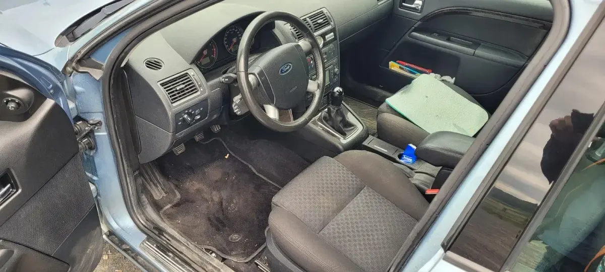 Gebraucht Ford Mondeo 145 PS (106 kW) 2004 Blau Kombi