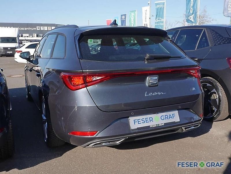 Gebraucht Seat Leon FR 150 PS (110 kW) 2024 Magnetic grau metallic Kombi