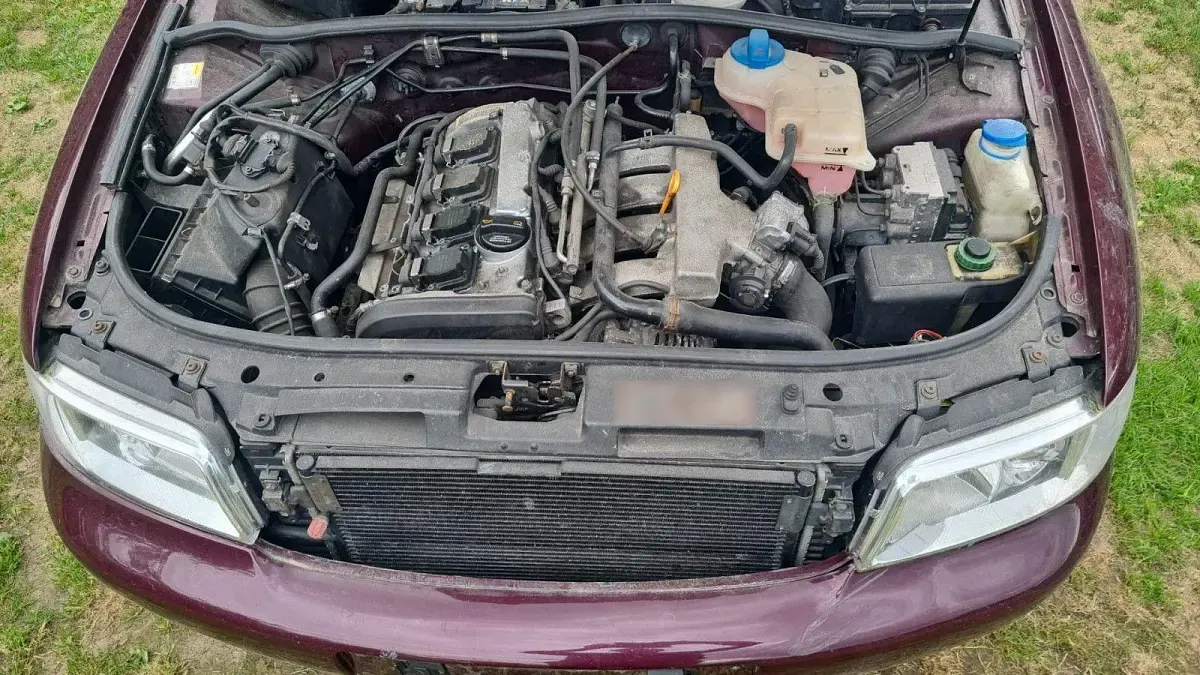Gebraucht Audi A4 Sport 150 PS (110 kW) 1995 Rot Limousine