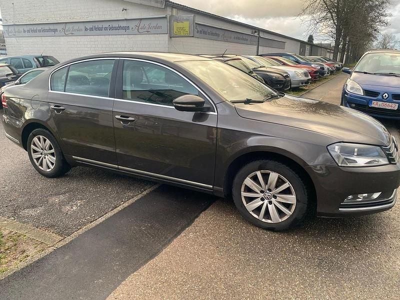 Gebraucht VW Passat Comfortline 140 PS (102 kW) 2014 Braun Limousine