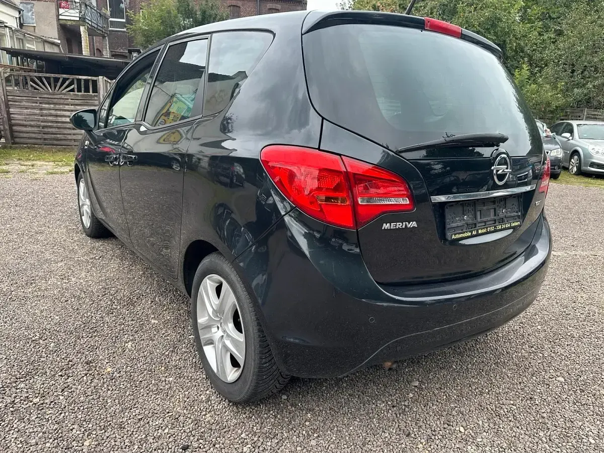 Gebraucht Opel Meriva 110 PS (80 kW) 2013 Schwarz Van / Kleinbus