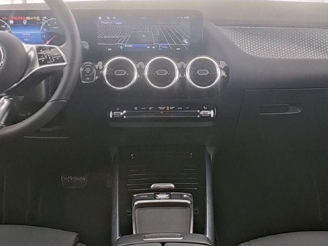 Gebraucht Mercedes GLA180 Progressive 136 PS (100 kW) 2025 Weiß SUV