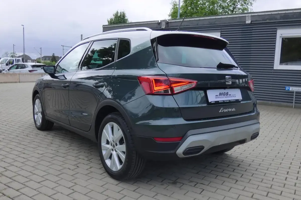 Gebraucht Seat Arona Beats 110 PS (80 kW) 2022 "camouflage" gr]n SUV