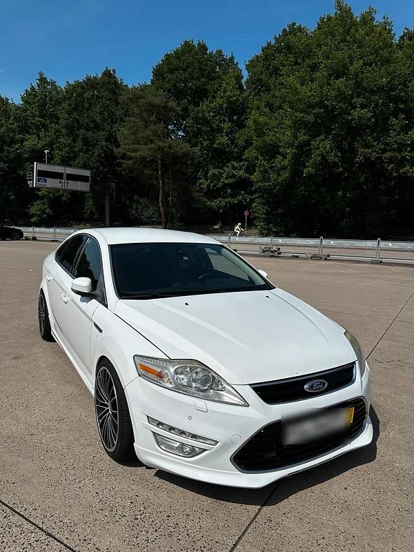 Weiß Gebraucht 2011 Ford Mondeo Limousine | 4.750 € (Fairer Preis) - Bild 1/4