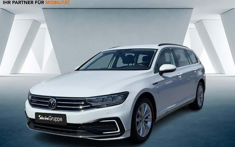 Weiß Gebraucht 2021 VW Passat GTE Kombi | 21.585 € (Guter Preis) - Bild 1/4