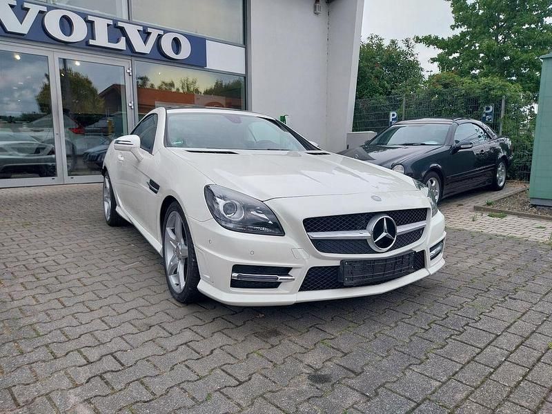 Weiß Gebraucht 2014 Mercedes SLK250 Cabrio | 28.900 € (Teuer) - Bild 1/4