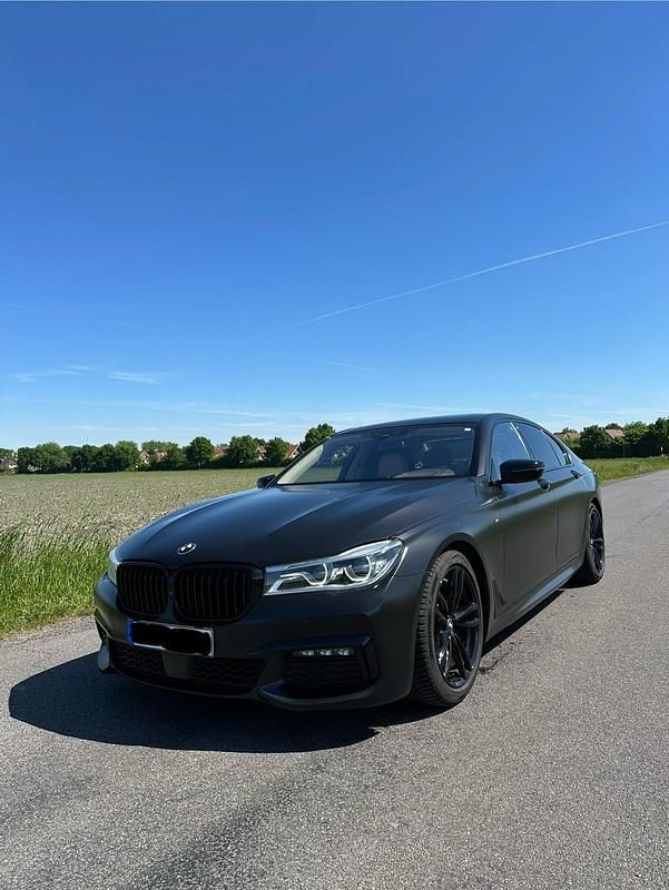 Schwarz Gebraucht 2016 BMW 740 M Sport Limousine | 32.499 € (Guter Preis) - Bild 1/4