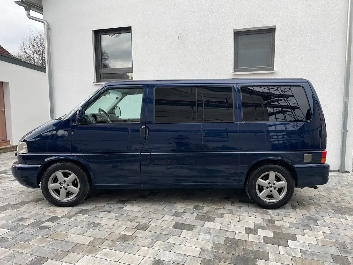 Gebraucht VW Multivan 102 PS (75 kW) 2000 Blau Van / Kleinbus