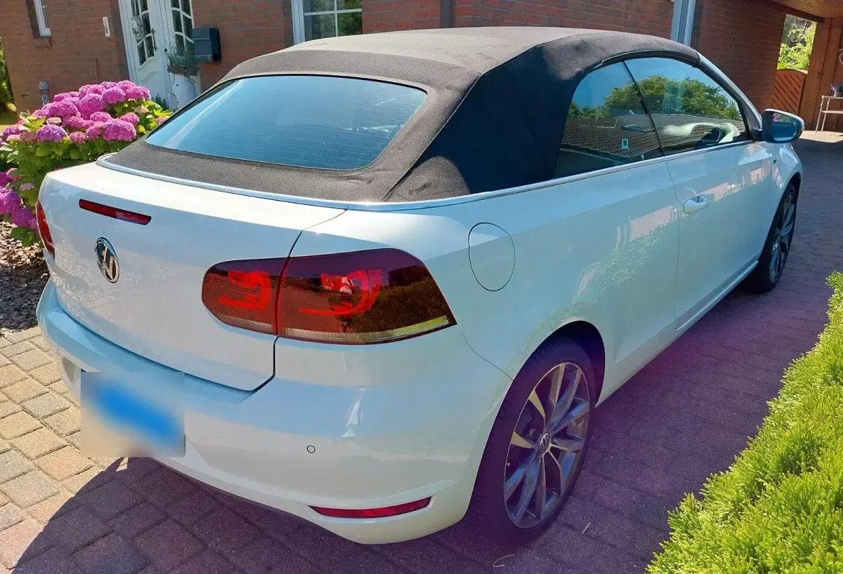 Gebraucht VW Golf Cabriolet Life 105 PS (77 kW) 2014 Weiß Cabrio