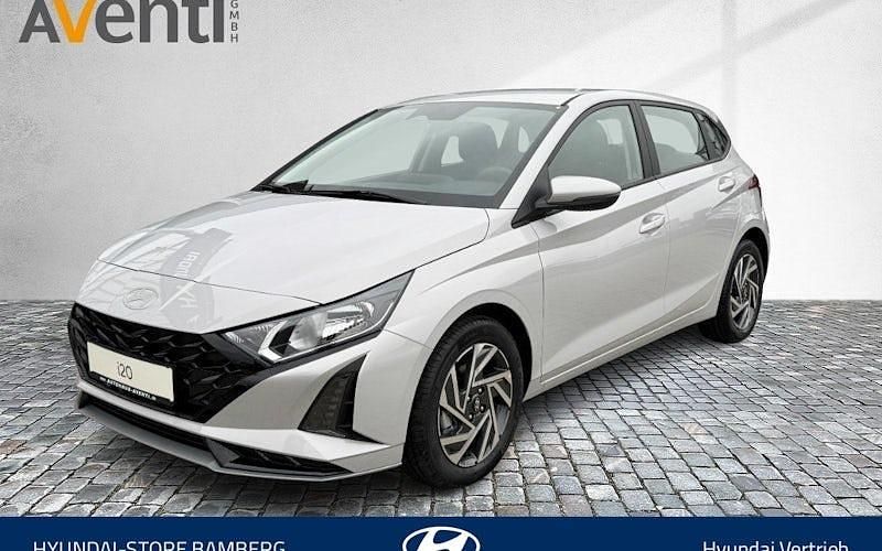 Grau Neu 2025 Hyundai i20 Trend Limousine | 21.988 € (Fairer Preis) - Bild 1/4